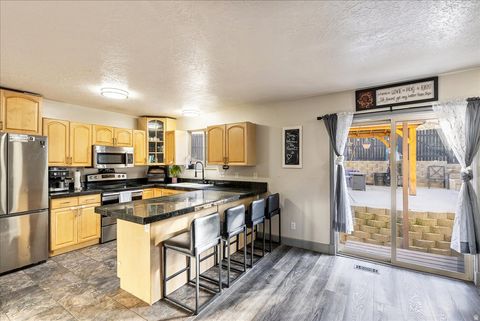 Tiny photo for 1404 N SPRING MOUNTAIN RD E, Springville, UT 84663 (MLS # 2143228)