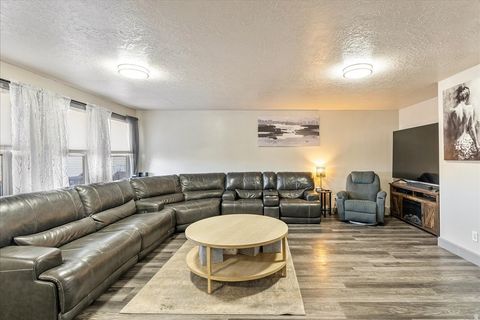 Tiny photo for 1404 N SPRING MOUNTAIN RD E, Springville, UT 84663 (MLS # 2143228)