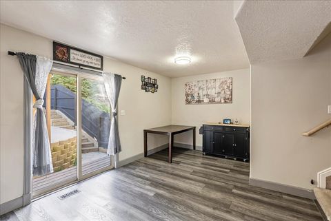 Tiny photo for 1404 N SPRING MOUNTAIN RD E, Springville, UT 84663 (MLS # 2143228)