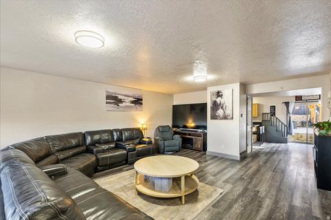 Tiny photo for 1404 N SPRING MOUNTAIN RD E, Springville, UT 84663 (MLS # 2143228)