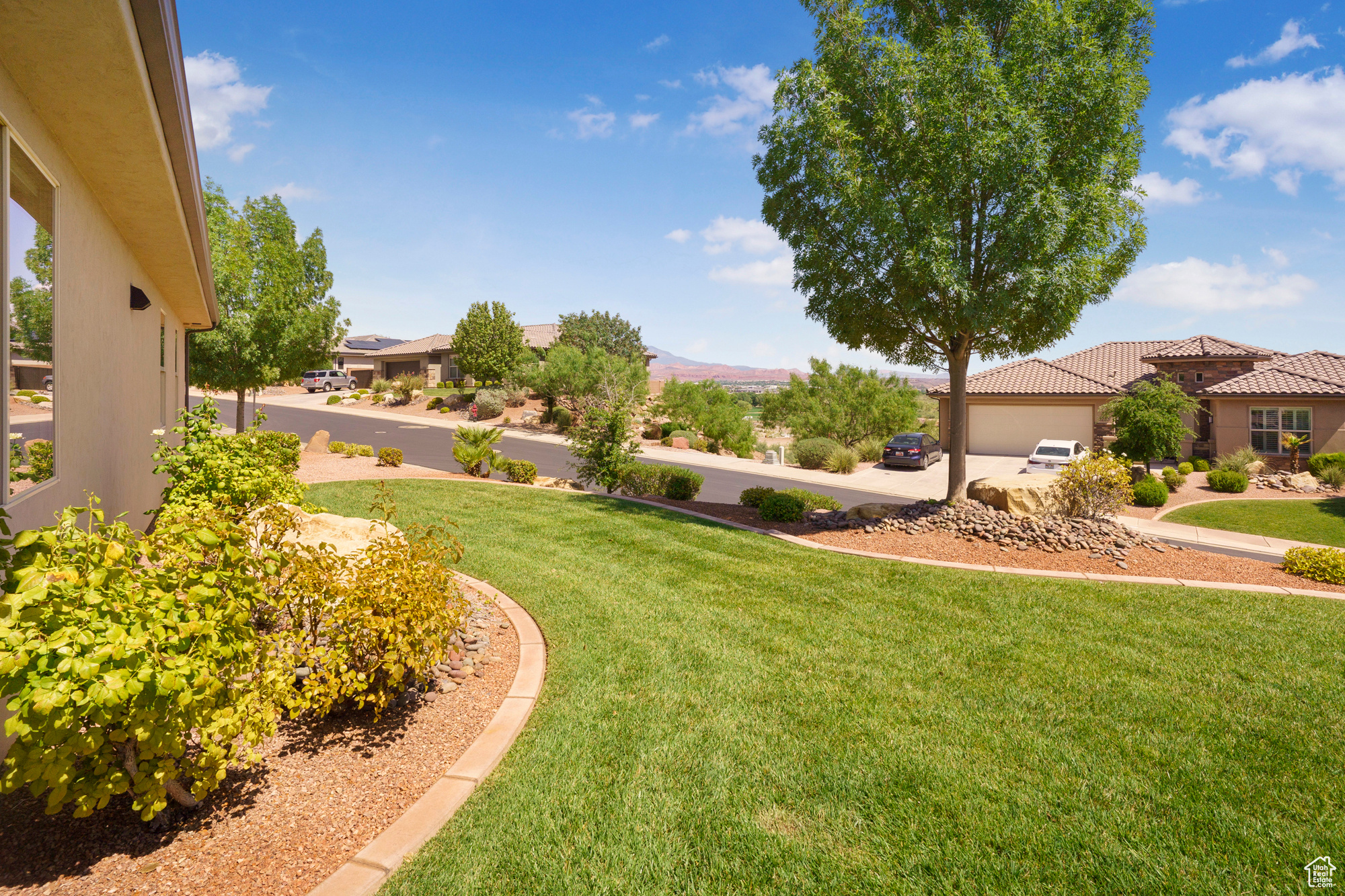 RIVERSIDE CLIFFS SUBDIVISION PH 2 - Residential