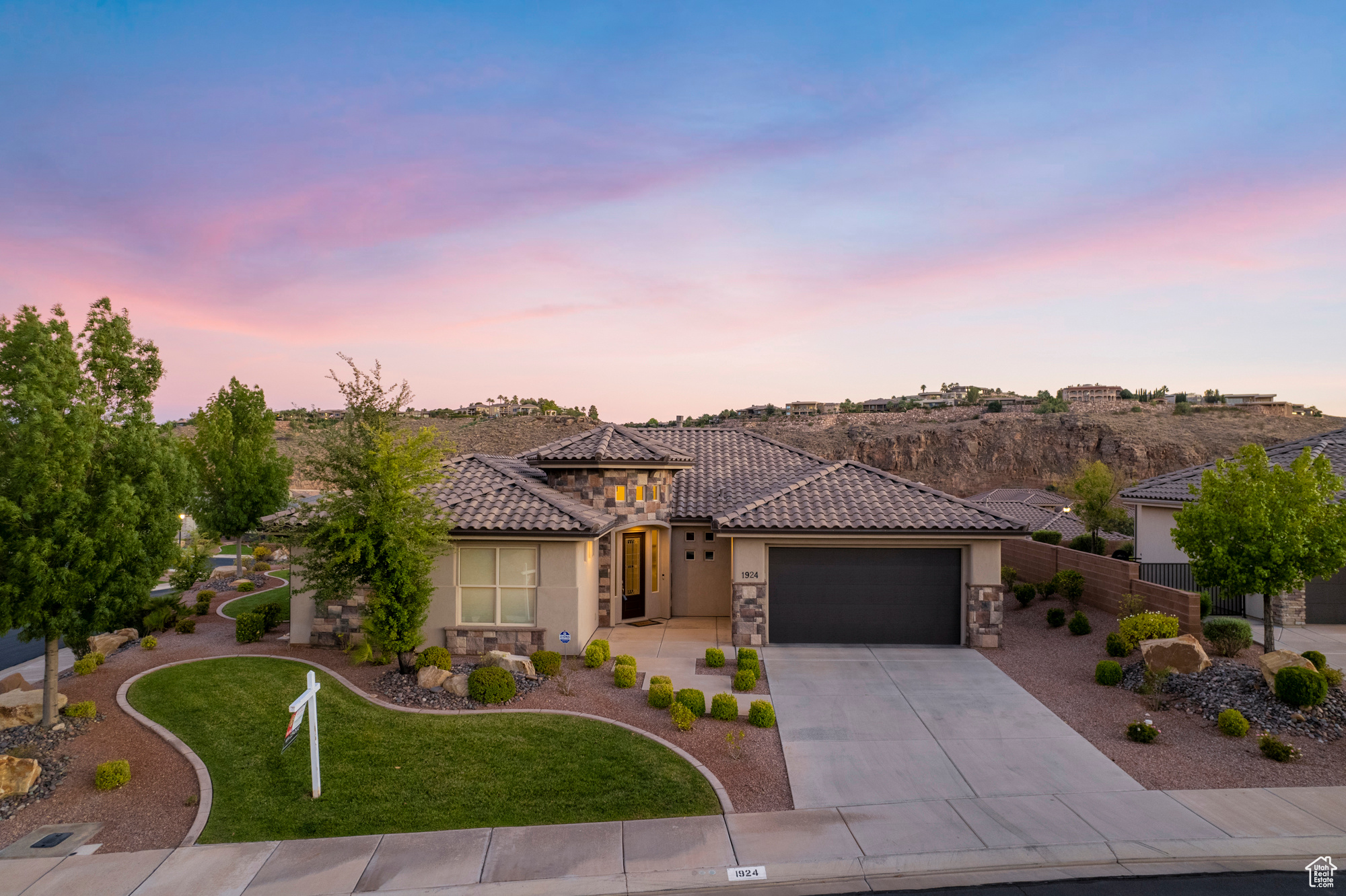 RIVERSIDE CLIFFS SUBDIVISION PH 2 - Residential