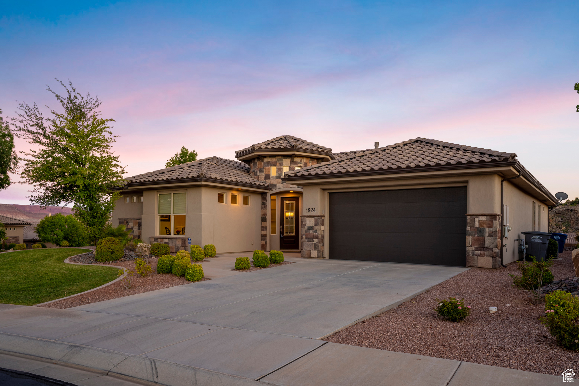 RIVERSIDE CLIFFS SUBDIVISION PH 2 - Residential