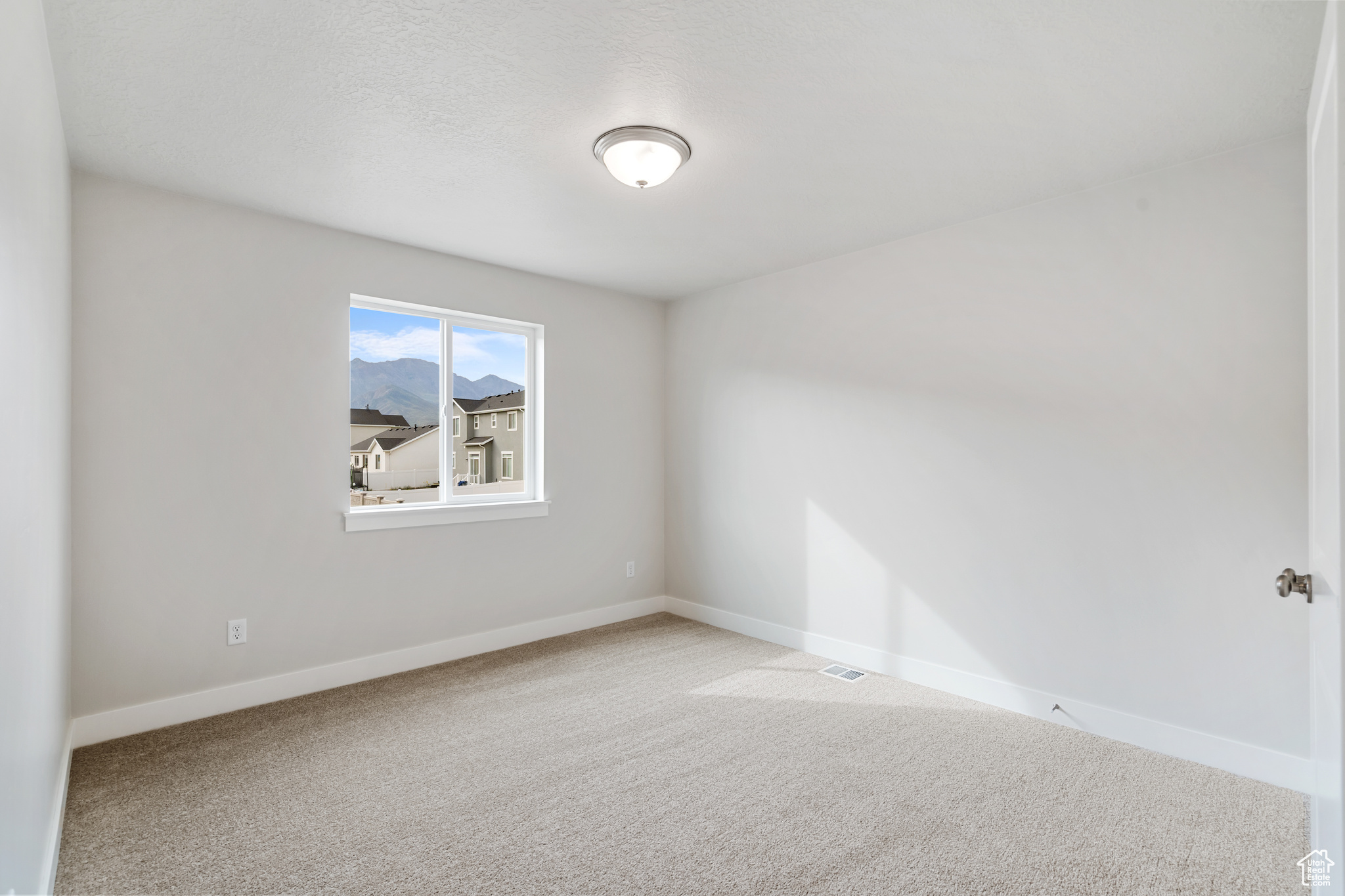 APPLE HOLLOW AT THE ORCHARDS - Residential