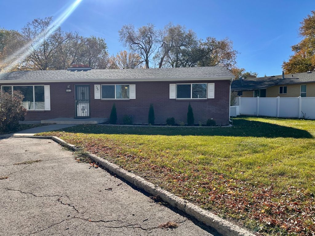 Photo of 185 W CLARK ST N, Grantsville, UT 84029 (MLS # 2122071)