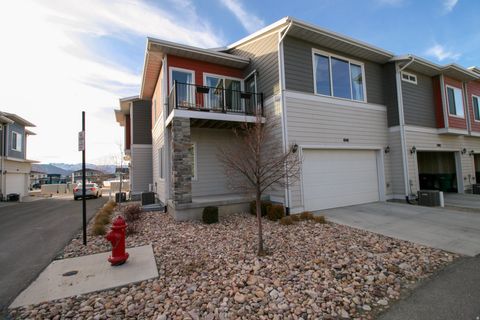 Photo of 1048 W AZUL MEADOWS WAY, Bluffdale, UT 84065 (MLS # 2139262)