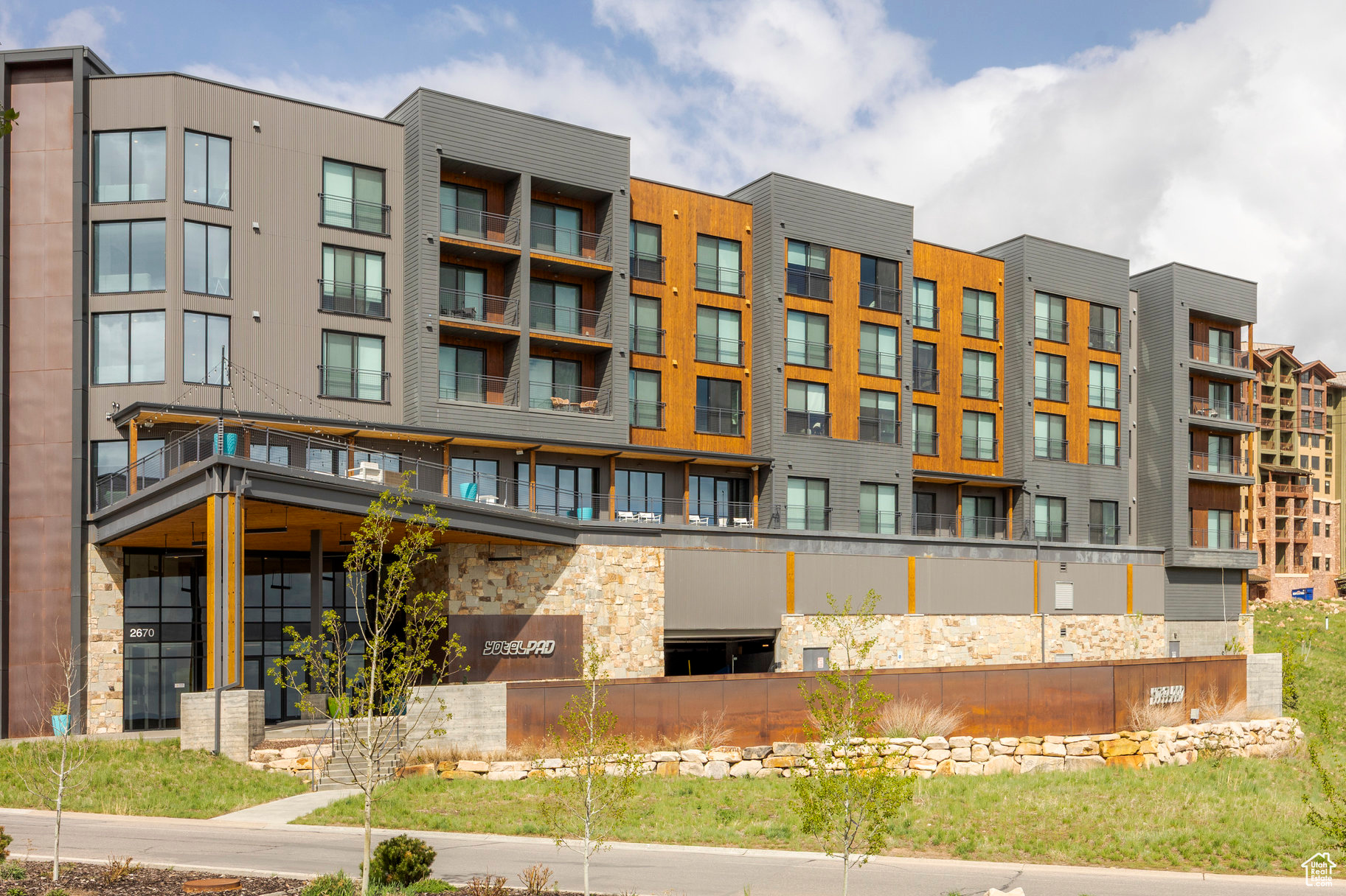 YOTELPAD CONDOMINIUMS - Residential