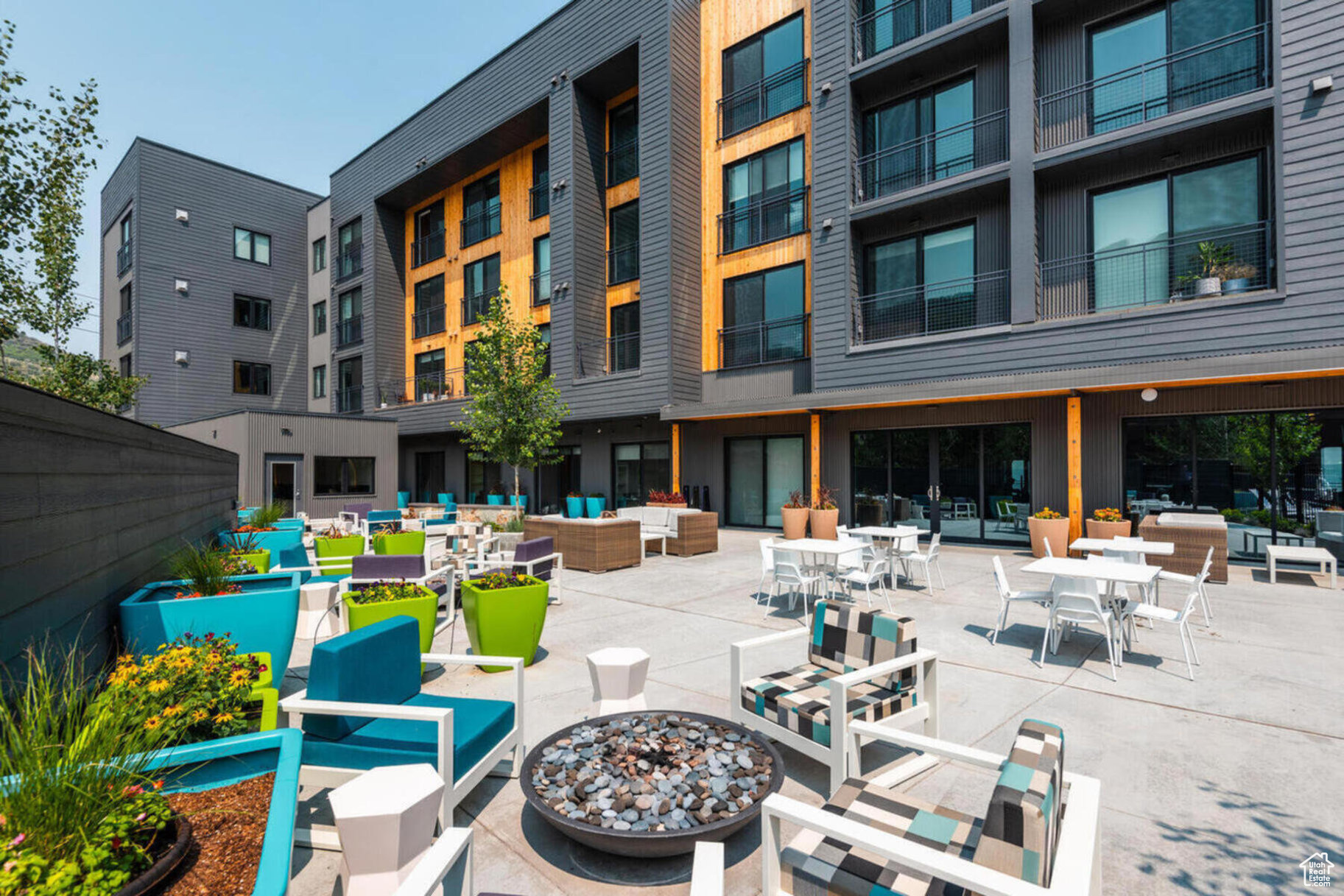 YOTELPAD CONDOMINIUMS - Residential