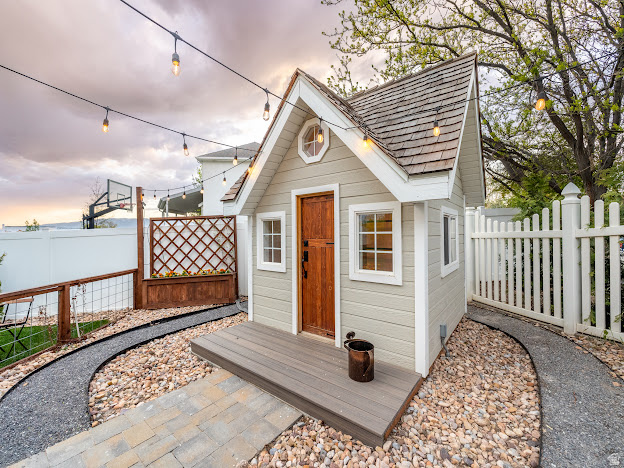 CAMBRIDGE FARMS - Residential