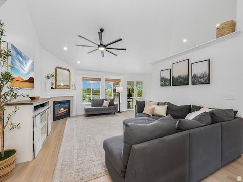 Tiny photo for 341 W 600 N, Lindon, UT 84042 (MLS # 2147068)