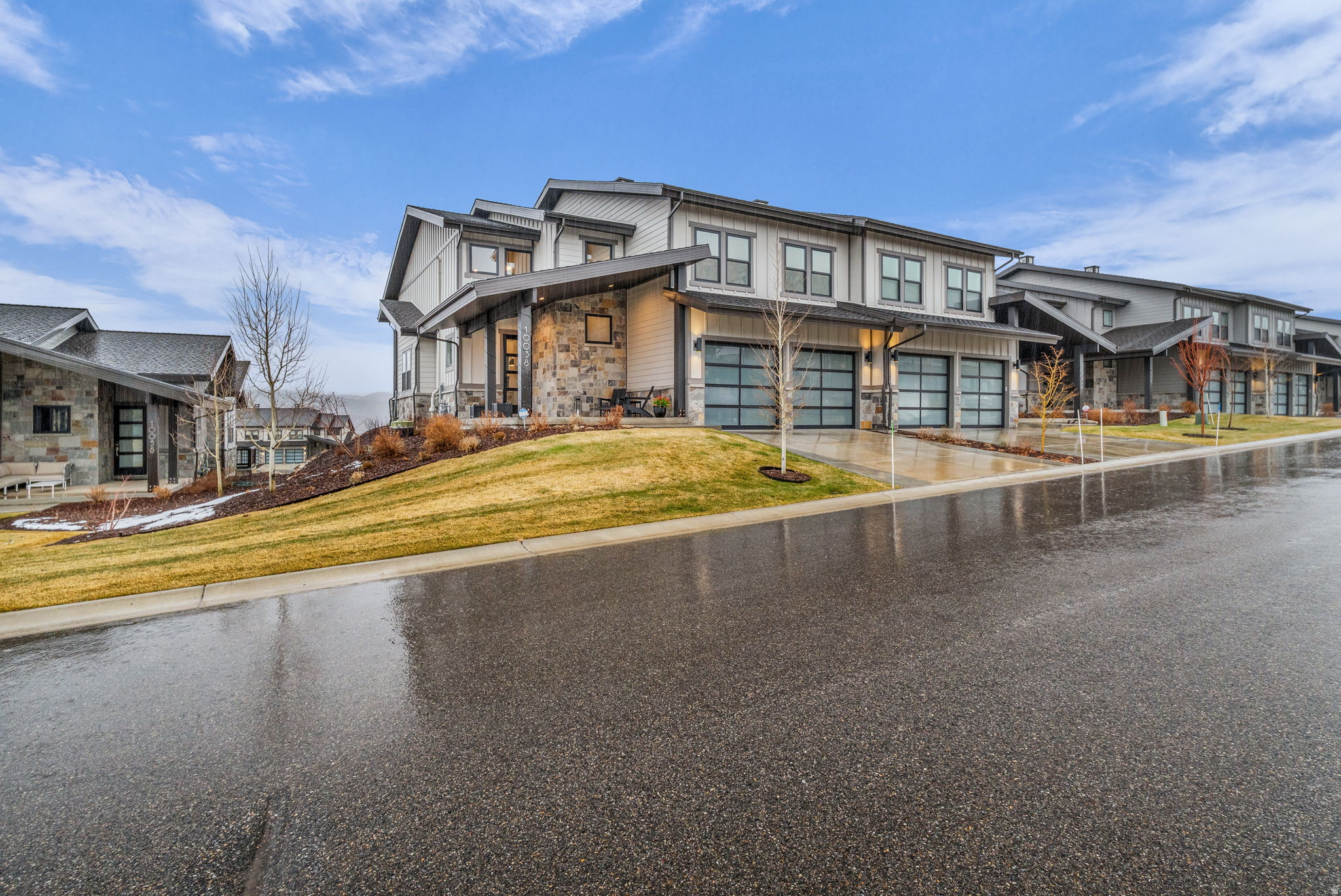 MAYFLOWER LAKESIDE - Residential