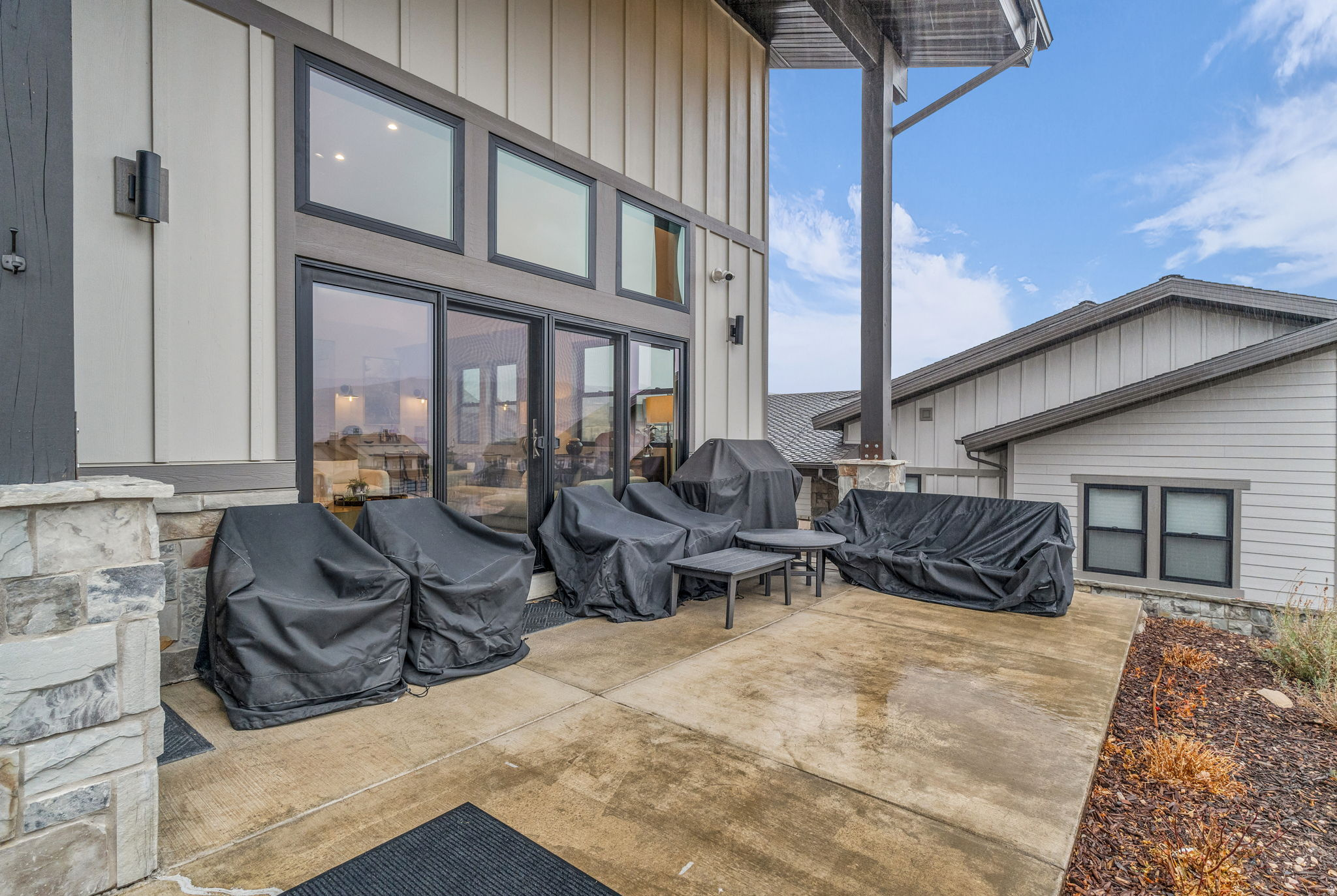 MAYFLOWER LAKESIDE - Residential