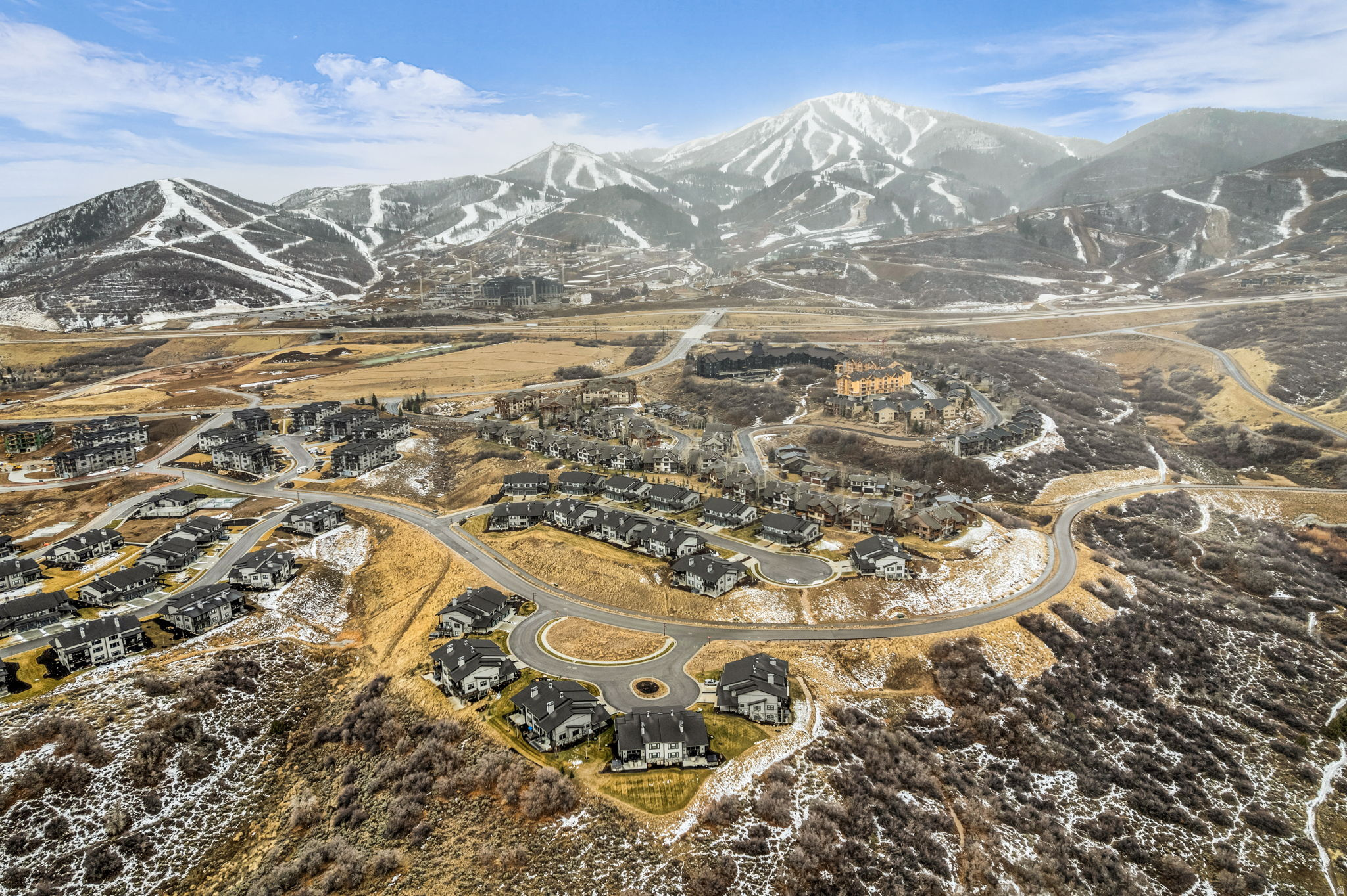 MAYFLOWER LAKESIDE - Residential