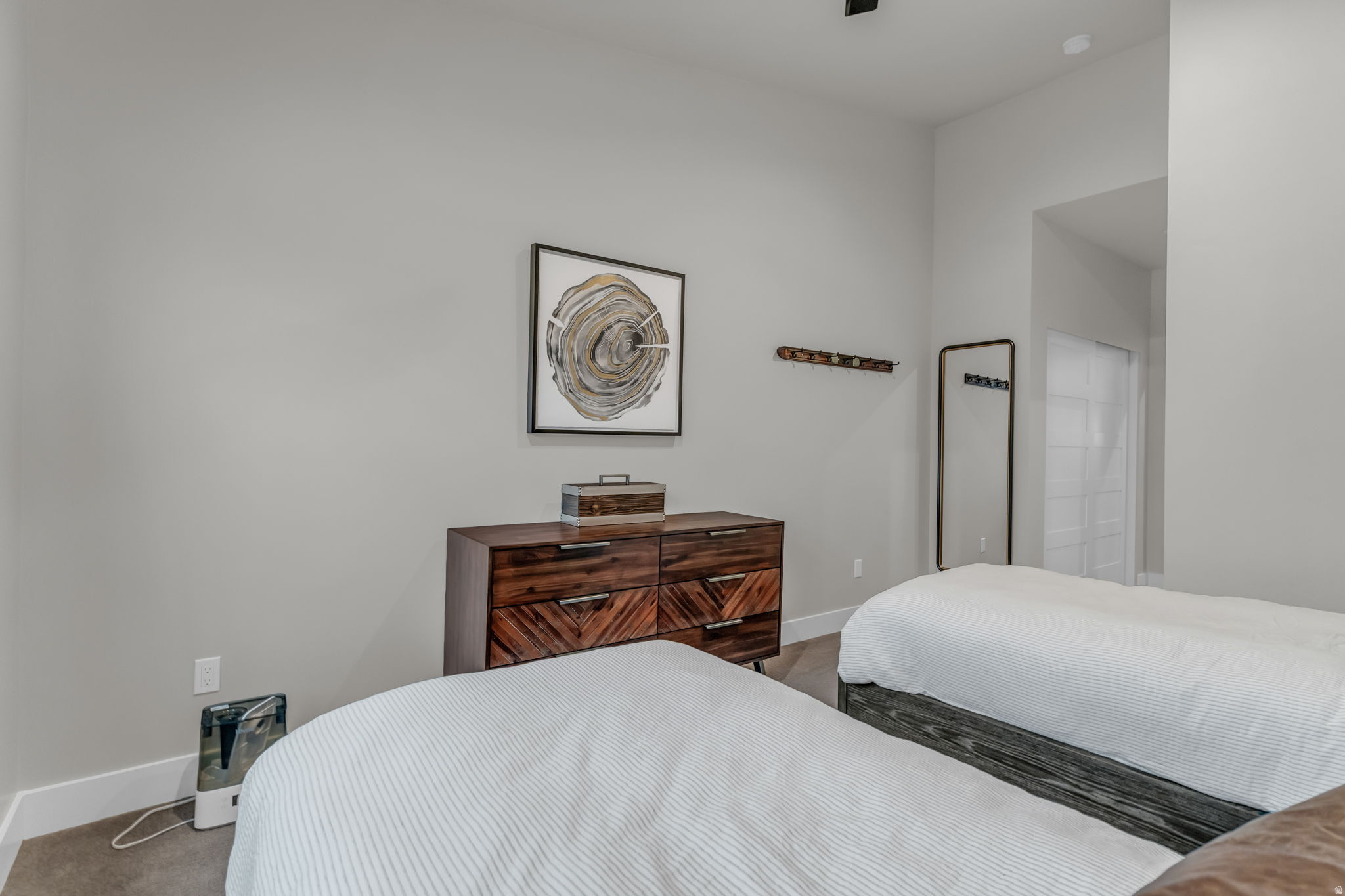 MAYFLOWER LAKESIDE - Residential