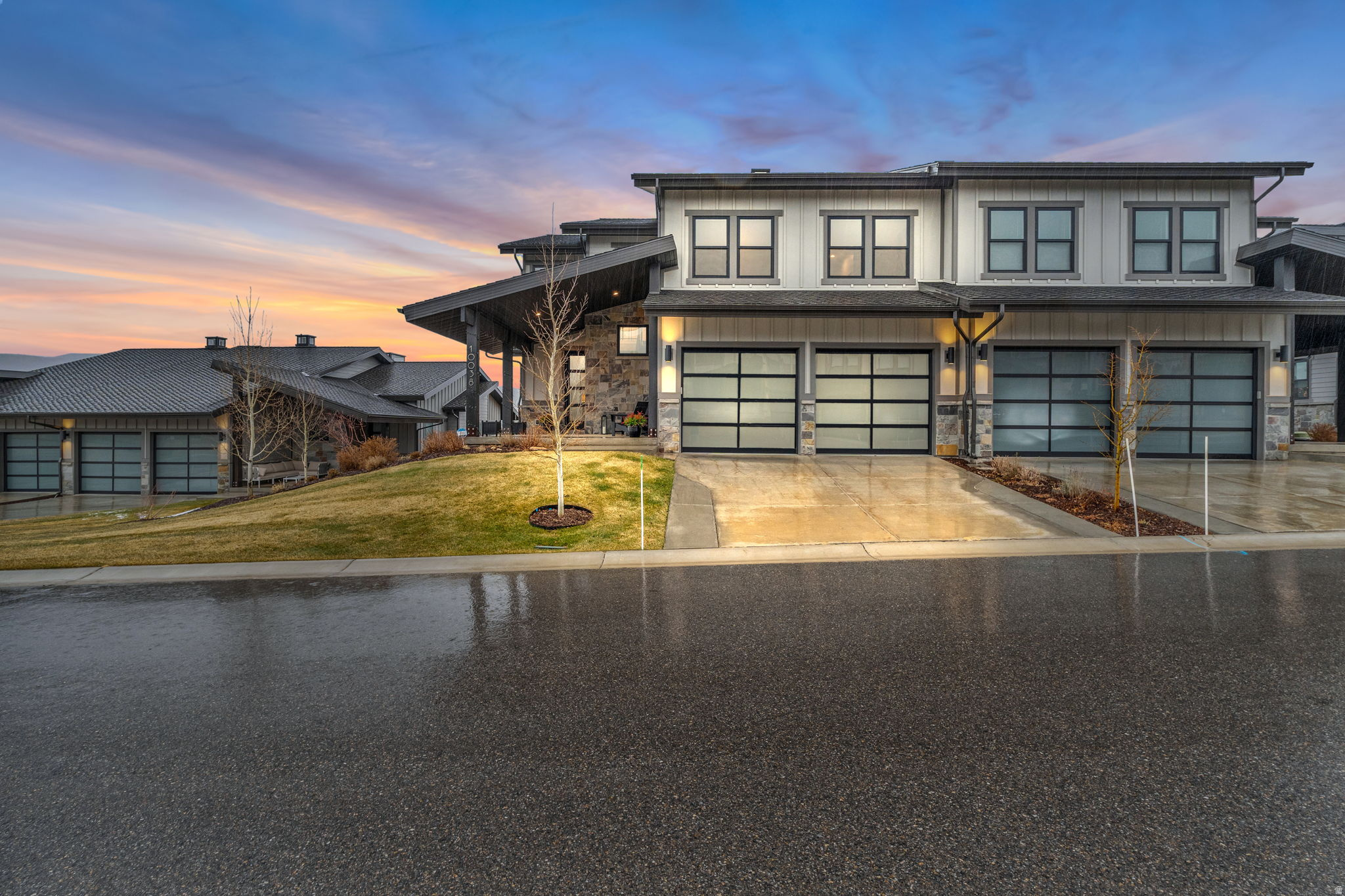 MAYFLOWER LAKESIDE - Residential