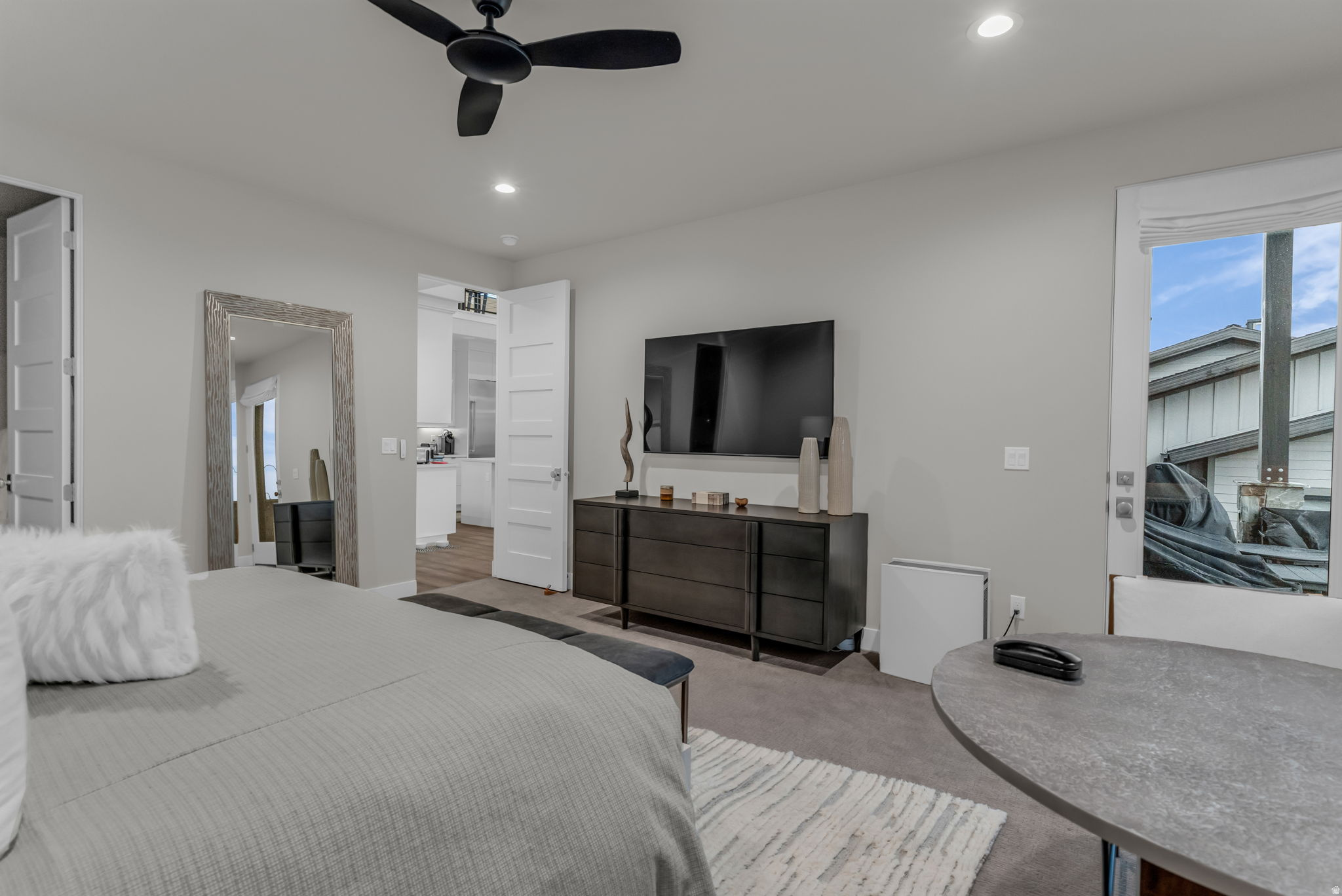 MAYFLOWER LAKESIDE - Residential