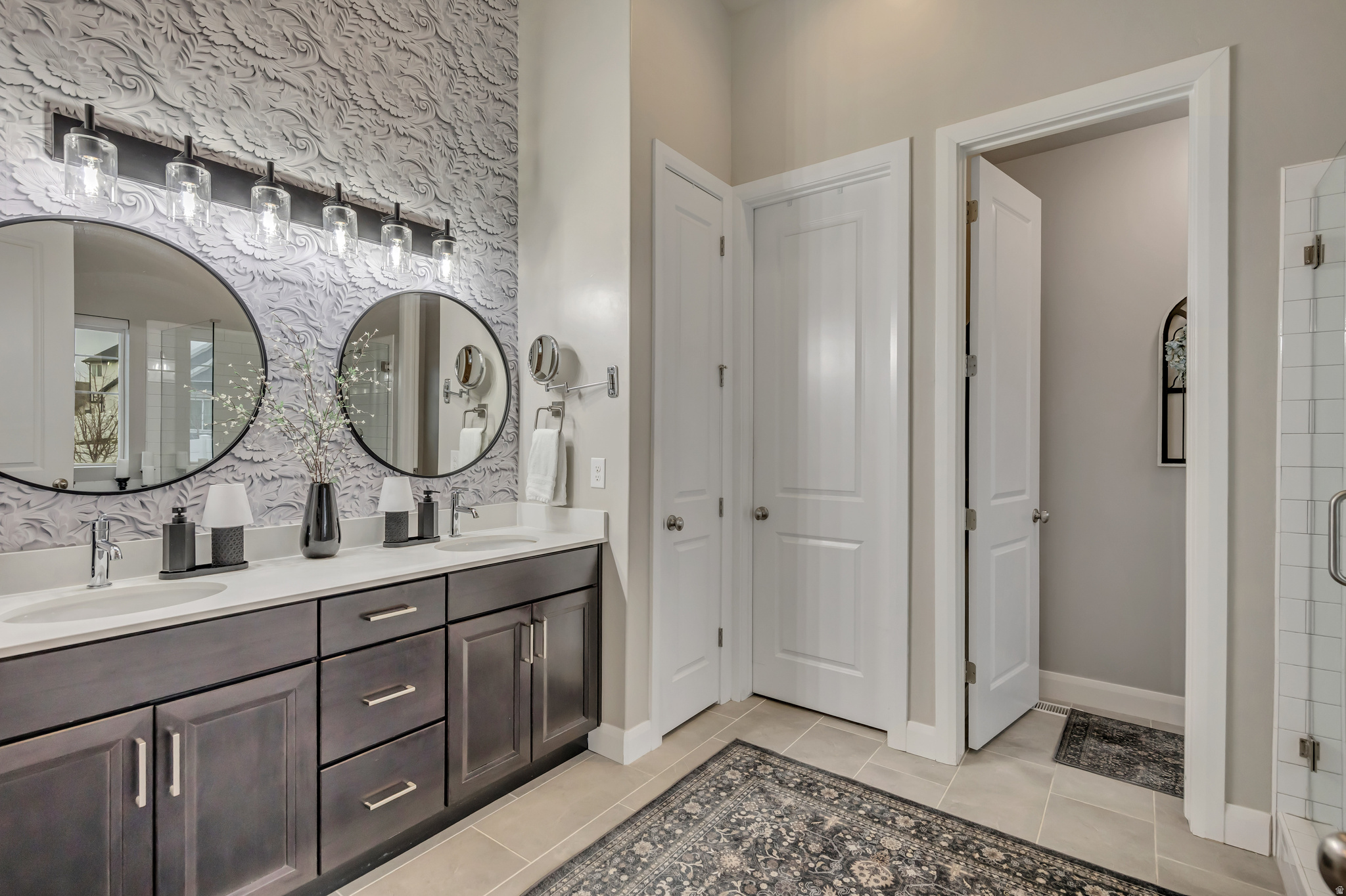 OVERLAND - Residential