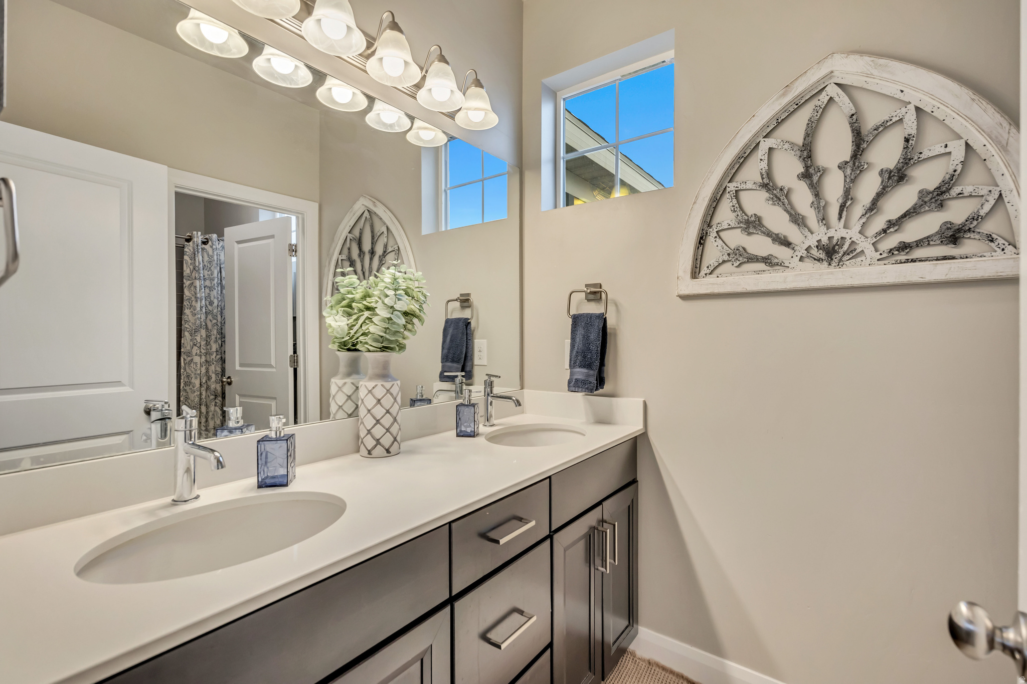 OVERLAND - Residential