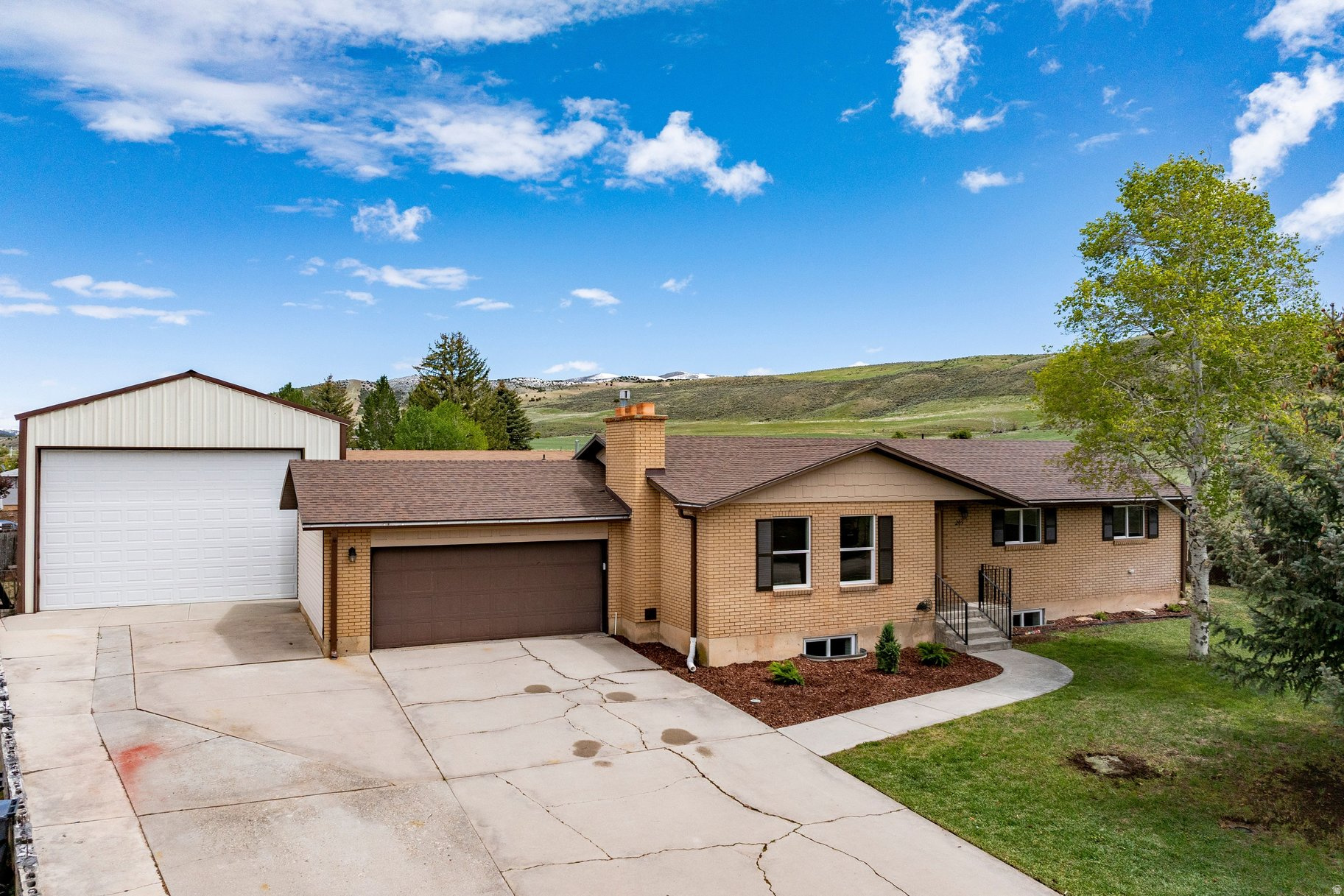 INDIAN HILLS - Residential