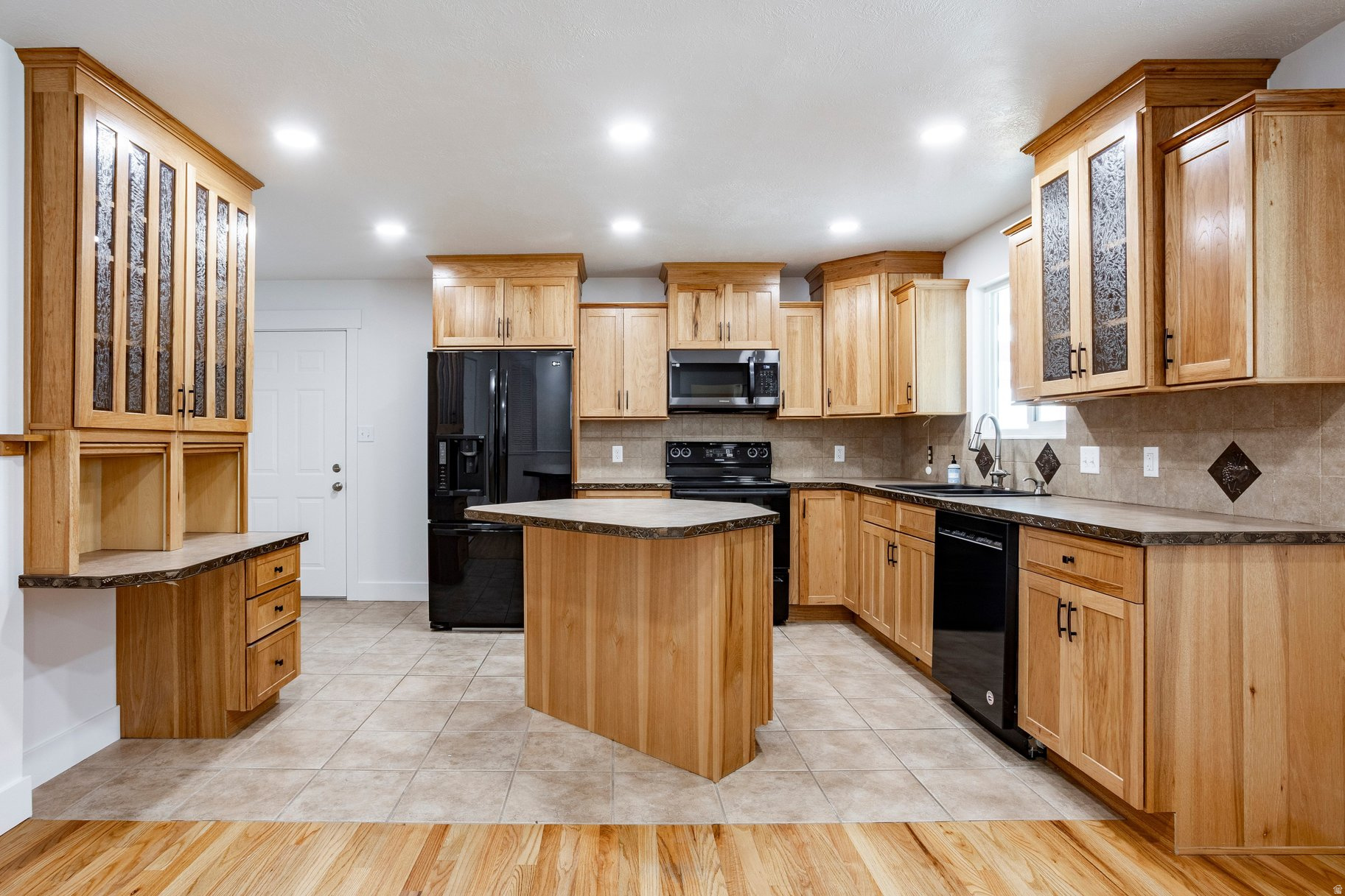 INDIAN HILLS - Residential