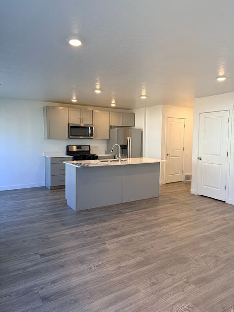 Tiny photo for 1002 W FOX AVE, Santaquin, UT 84655 (MLS # 2146147)
