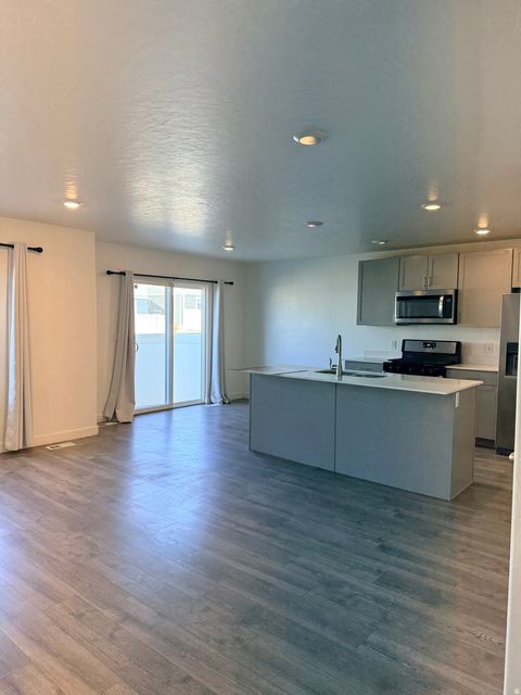 Tiny photo for 1002 W FOX AVE, Santaquin, UT 84655 (MLS # 2146147)