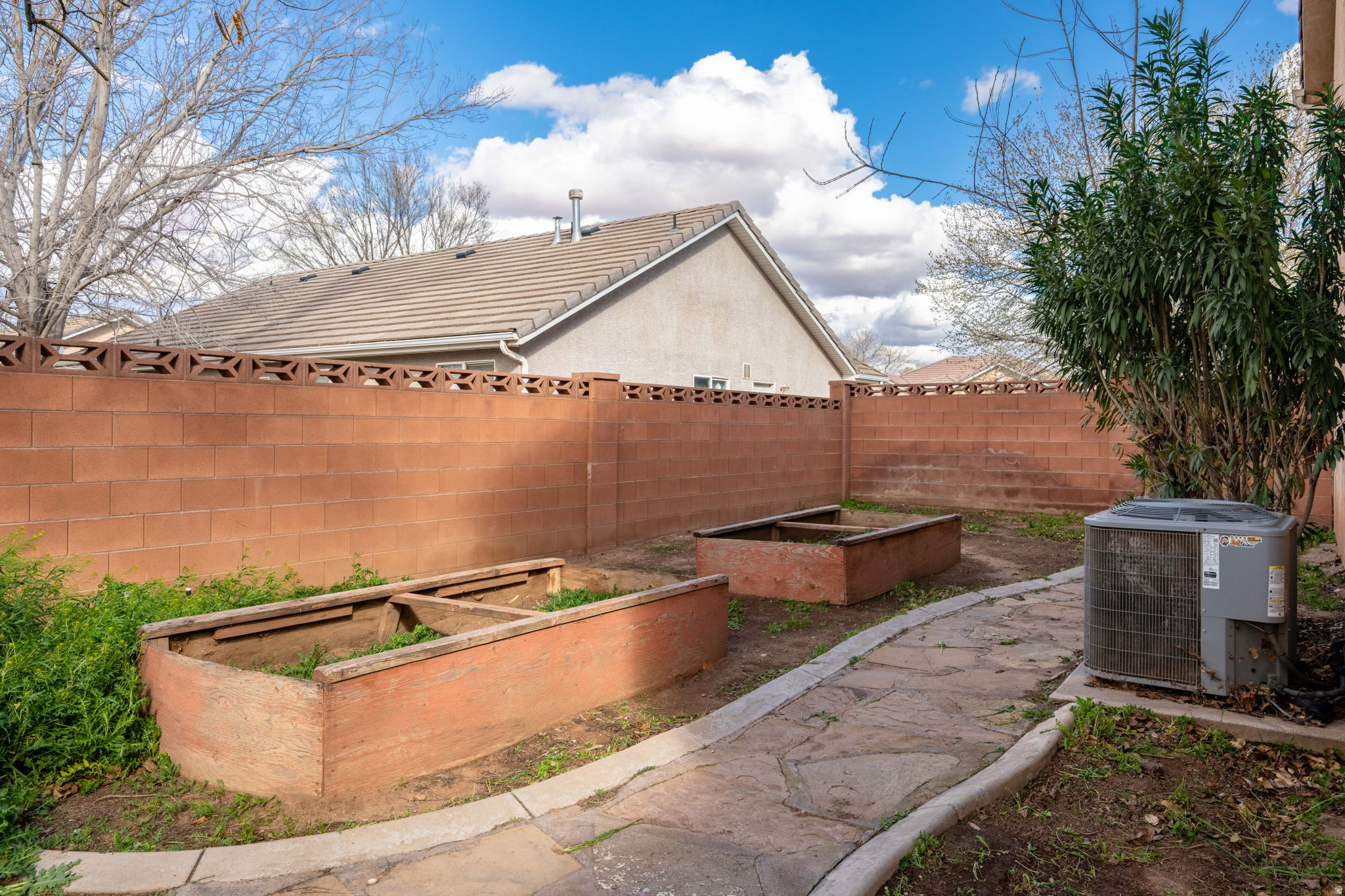 CANTERWOOD EST 2 - Residential