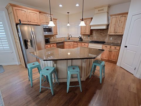 Tiny photo for 552 W SUNSET CREST WAY S, Draper, UT 84020 (MLS # 2130815)
