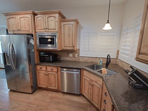 Tiny photo for 552 W SUNSET CREST WAY S, Draper, UT 84020 (MLS # 2130815)