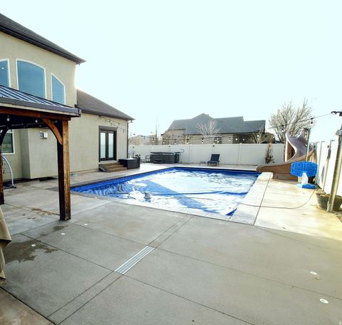 Tiny photo for 552 W SUNSET CREST WAY S, Draper, UT 84020 (MLS # 2130815)