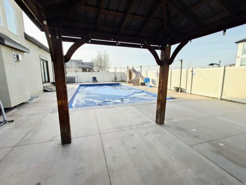 Tiny photo for 552 W SUNSET CREST WAY S, Draper, UT 84020 (MLS # 2130815)