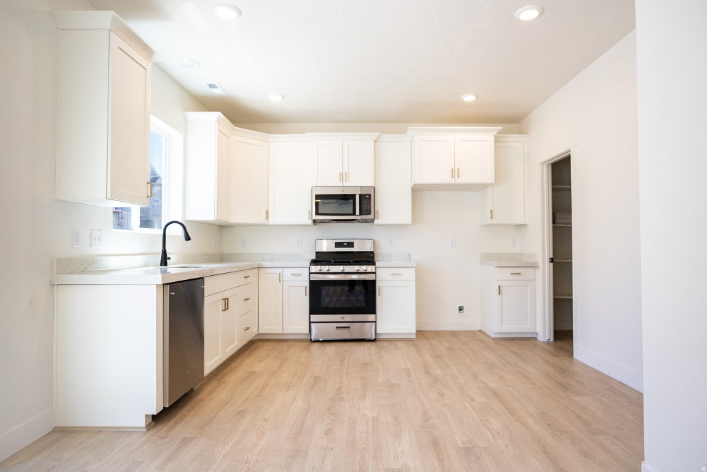 Photo of 563 W 1775 N, Harrisville, UT 84404 (MLS # 2176707)