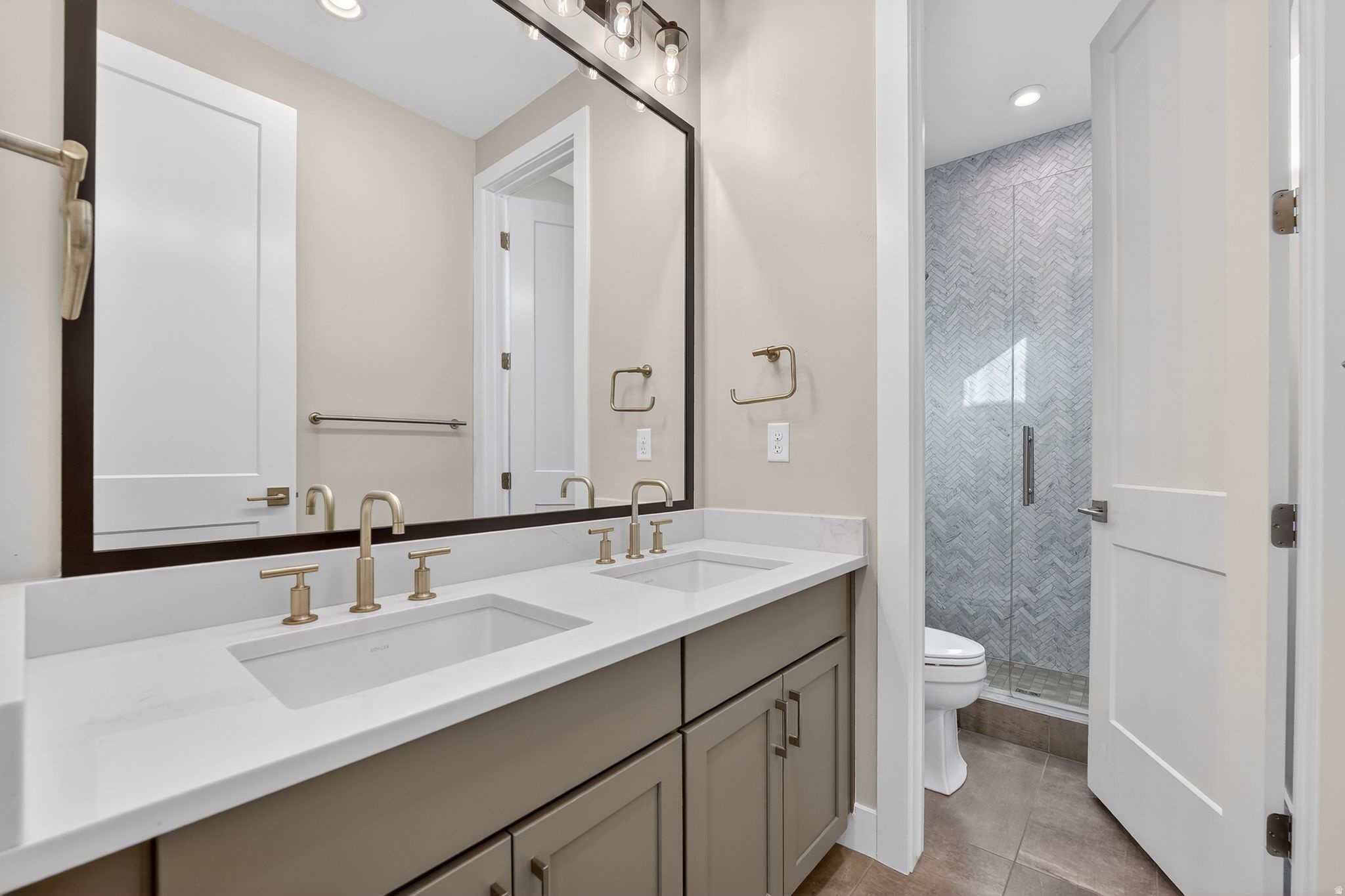 CANYON POINT - Residential