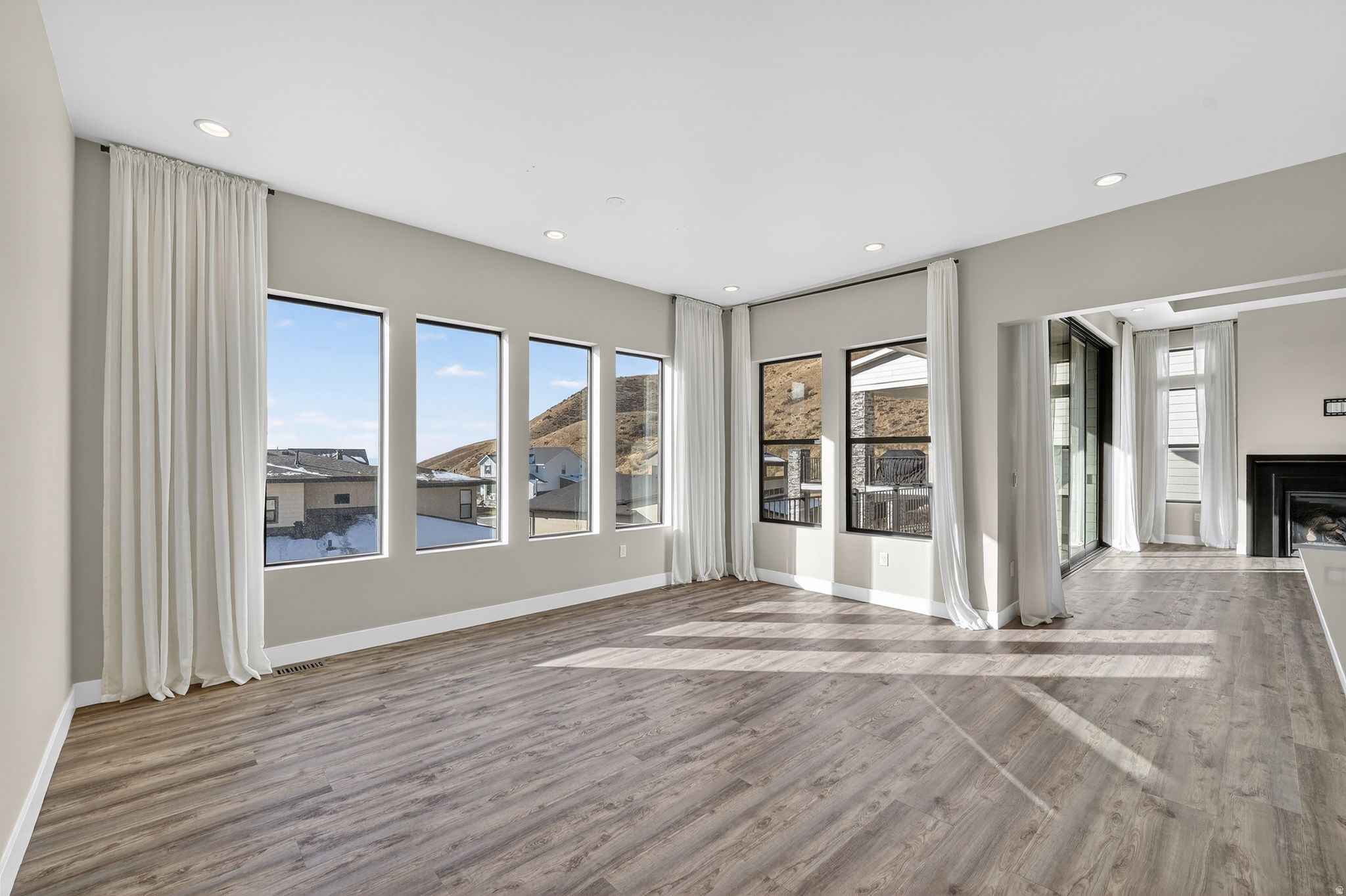 CANYON POINT - Residential