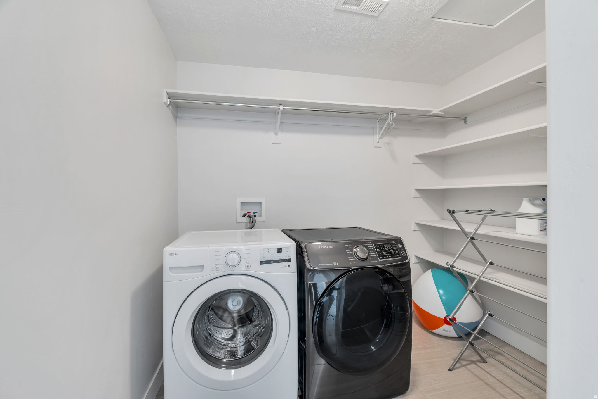 THE MEADOWS - Residential