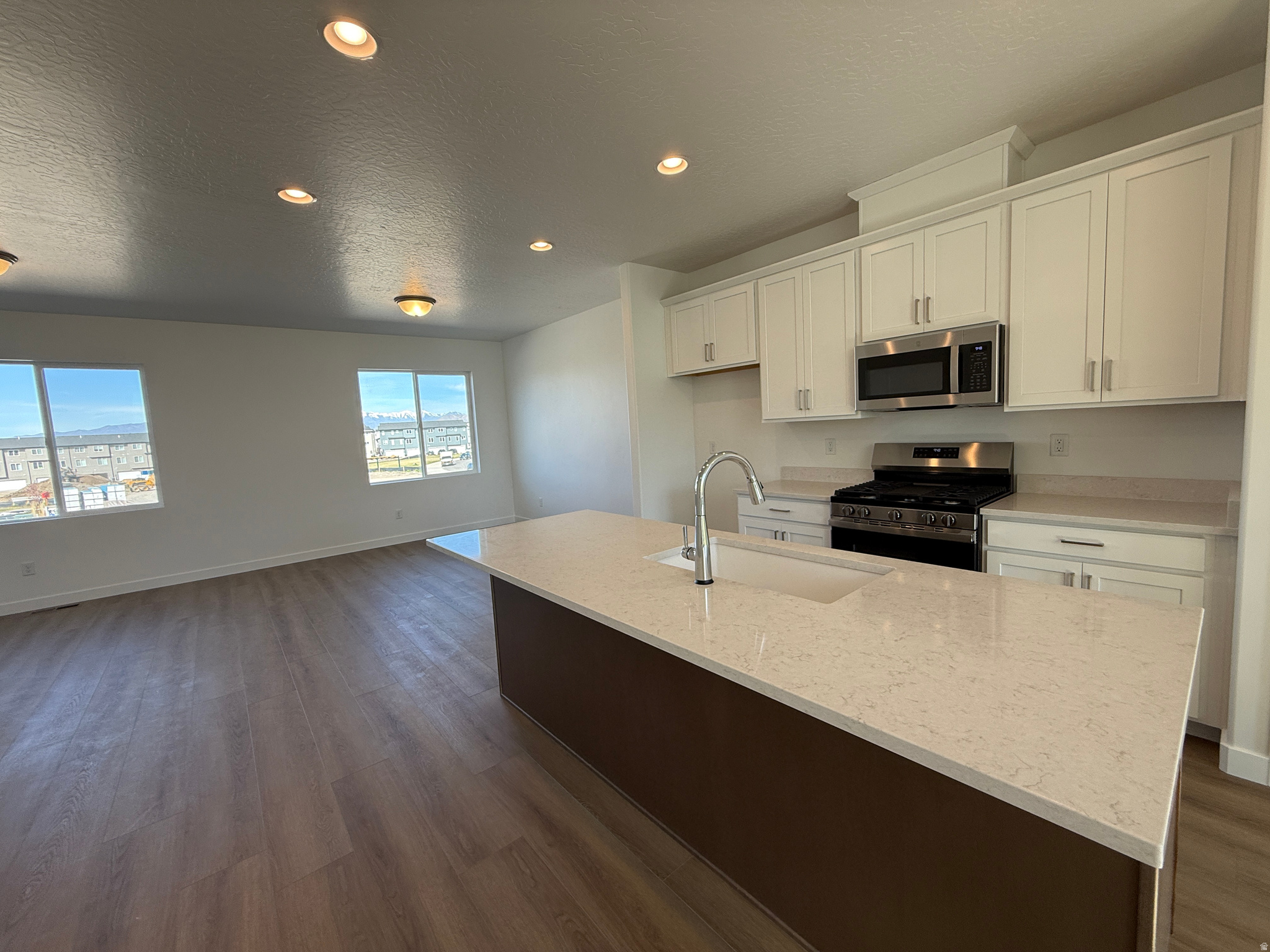 MEADOWBROOK - Residential