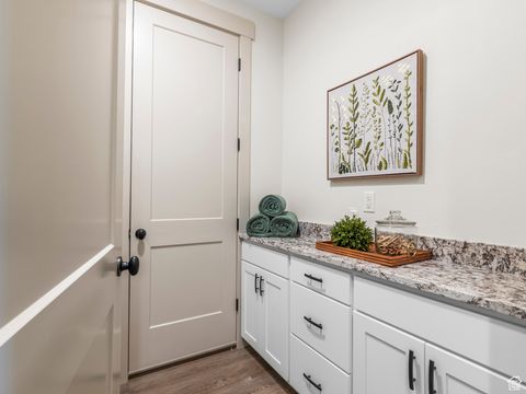 Tiny photo for 341 E 100 S, Santaquin, UT 84655 (MLS # 2114114)