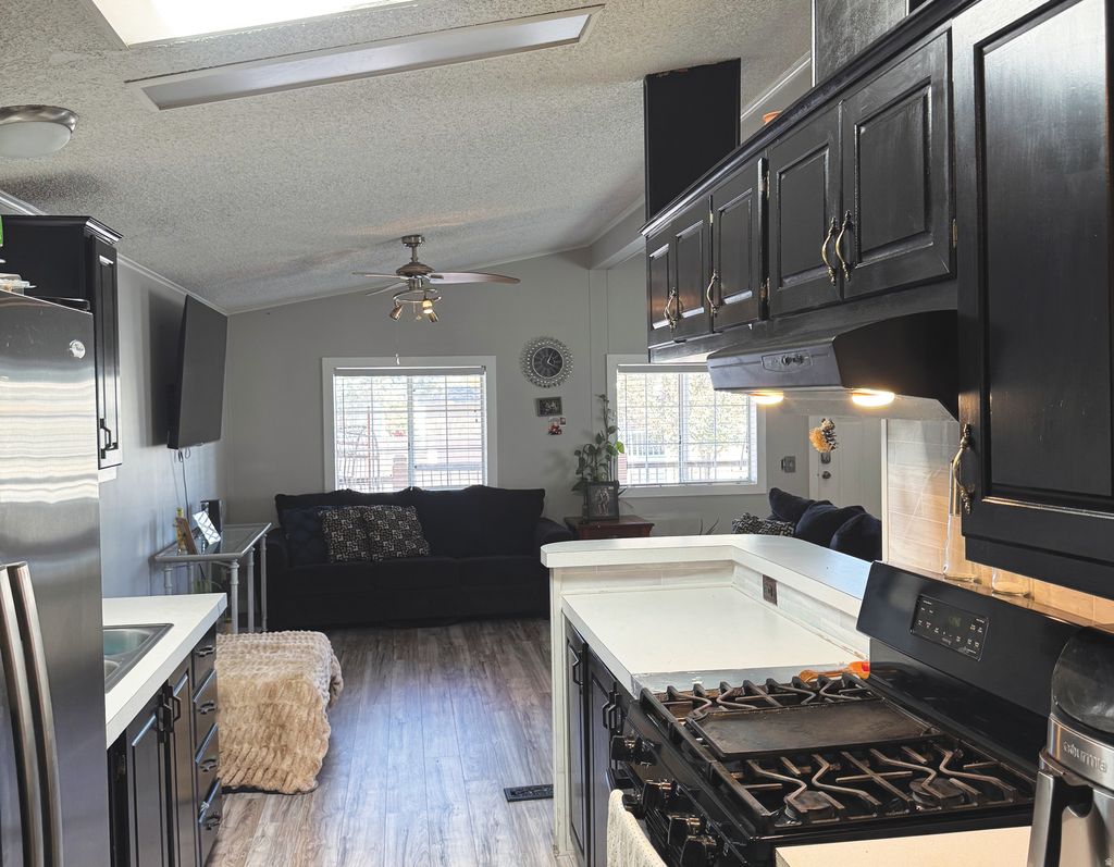 Photo of 699 W BIG MOUNTAIN DR #114, Taylorsville, UT 84123 (MLS # 2160299)