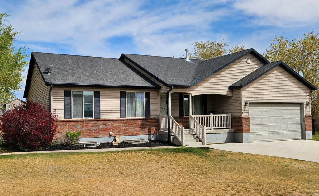 Photo of 94 W 4130 S, Vernal, UT 84078 (MLS # 2149896)