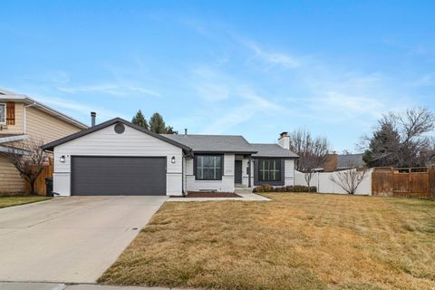 Photo of 6191 S RAINSBOROUGH RD, Murray, UT 84121 (MLS # 2139396)
