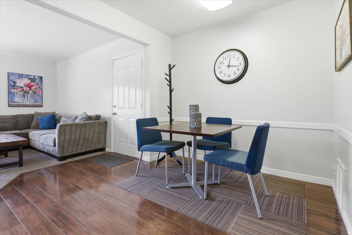 WELLINGTON CONDO - Residential