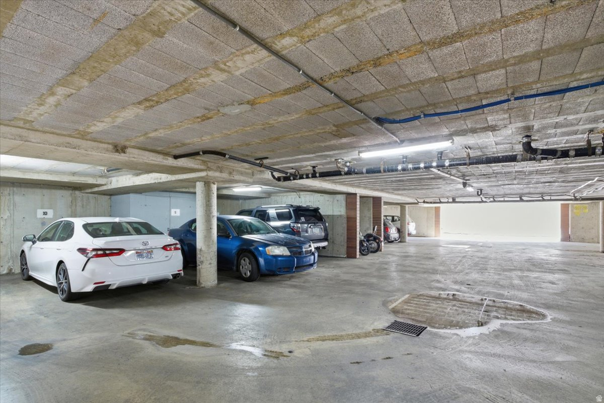 WELLINGTON CONDO - Residential