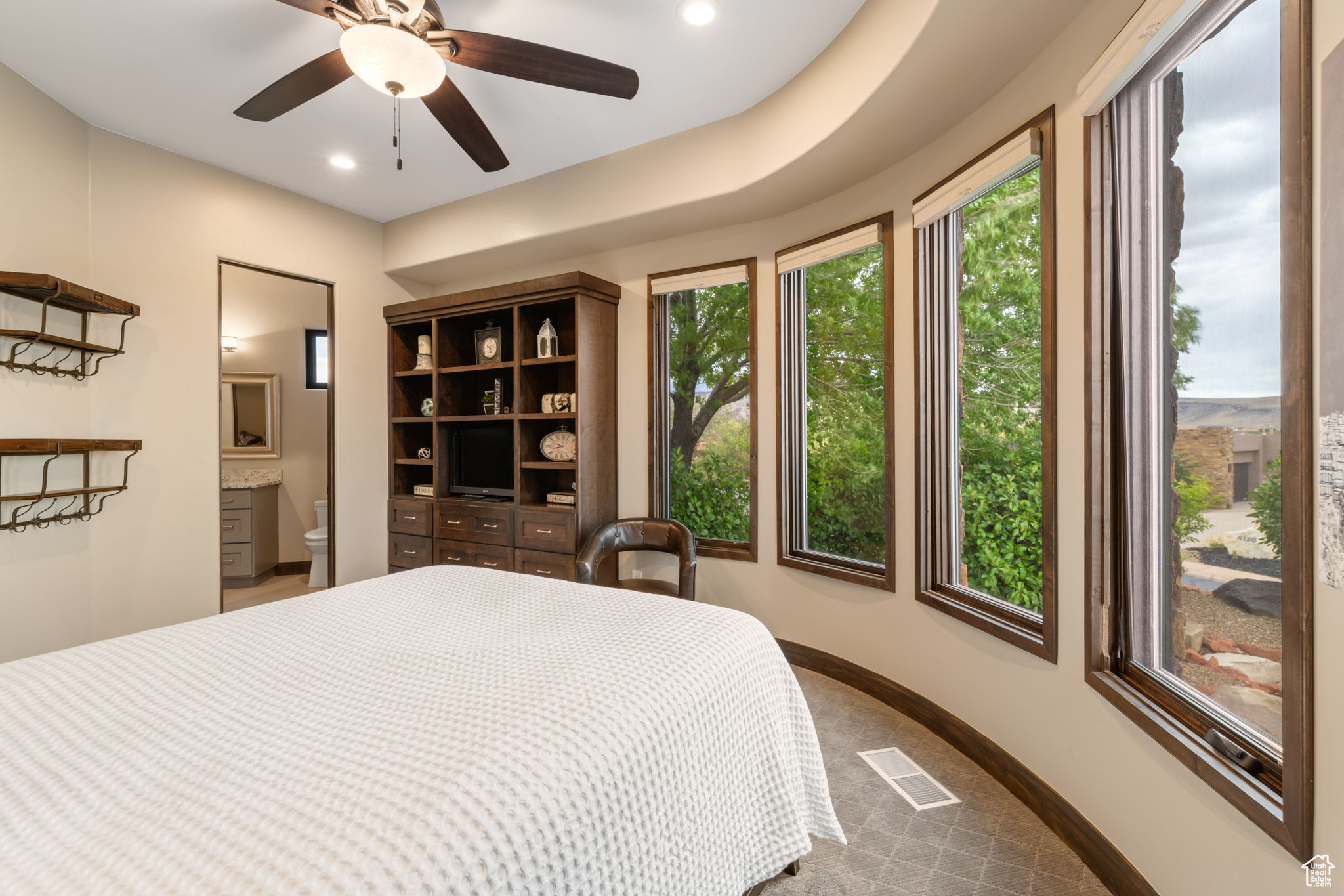 LEDGES OF ST GEORGE PH 8 - Residential