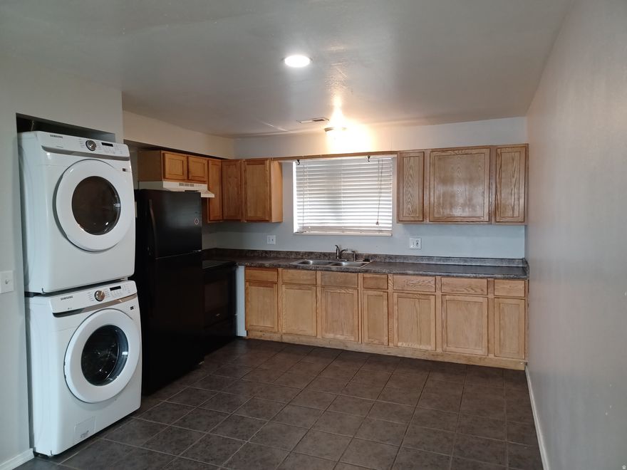 This is a great little 2 bedroom condo. Easy access for commute or shoping. Come take a look and see if its a fit. Thank you   Square footage figures are provided as a courtesy estimate only and were obtained from tax data.  Buyer is advised to obtain an independent measurement.