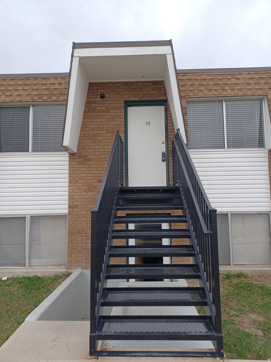 This is a great little 2 bedroom condo. Fresh new paint and carpet. Easy access for commute or shoping.  Square footage figures are provided as a courtesy estimate only and were obtained from tax data.  Buyer is advised to obtain an independent measurement.