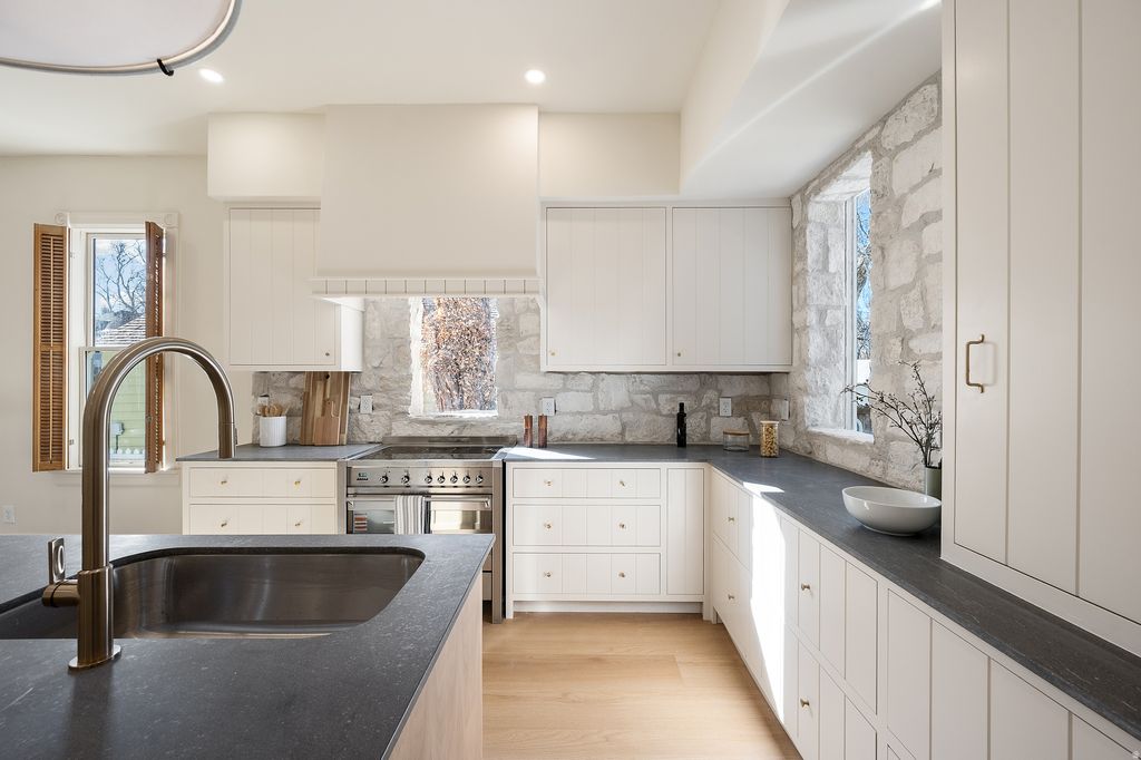 Photo of 75 N ST, Salt Lake City, UT 84103 (MLS # 2141879)