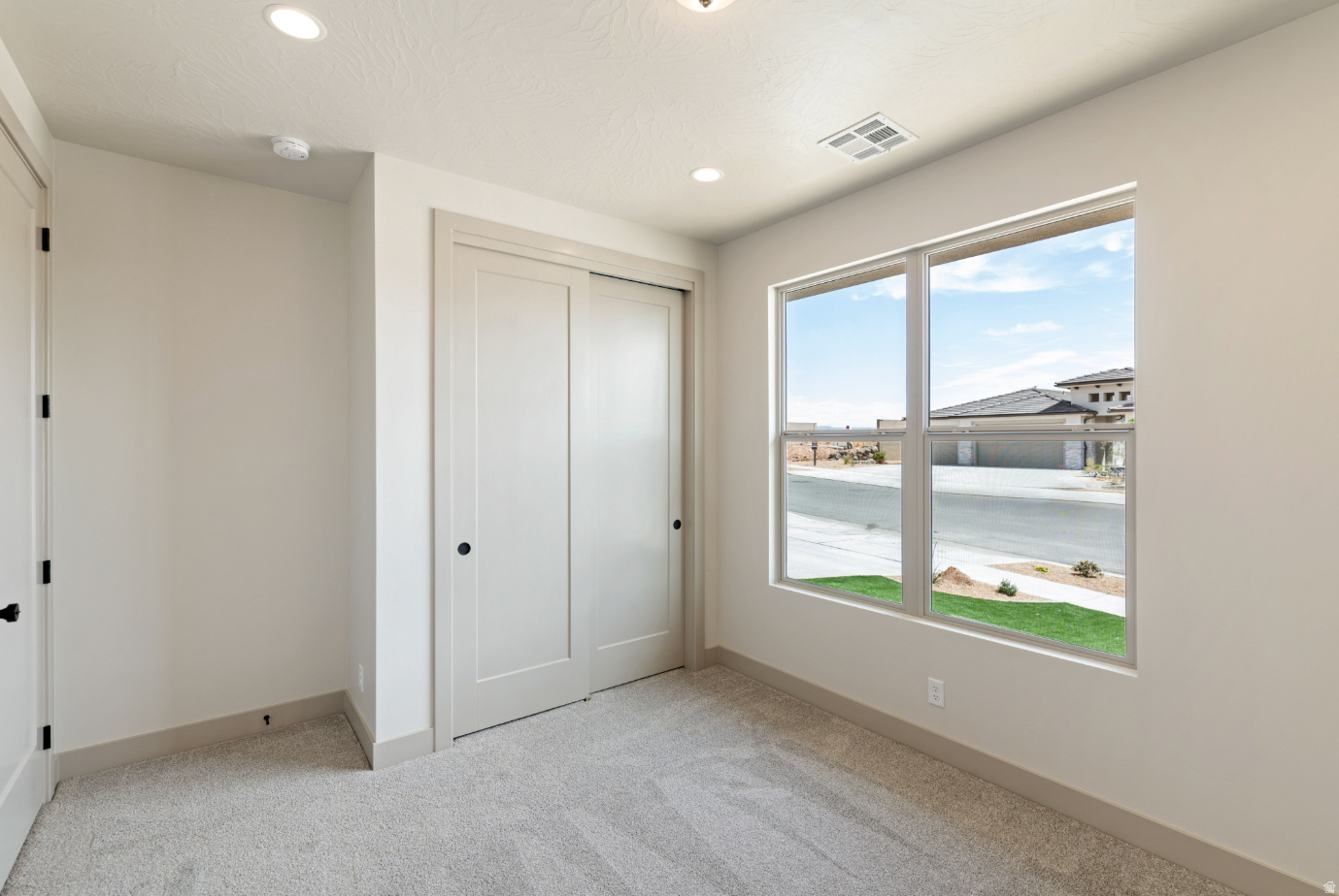 SOLIS AT CORAL CANYON - Residential