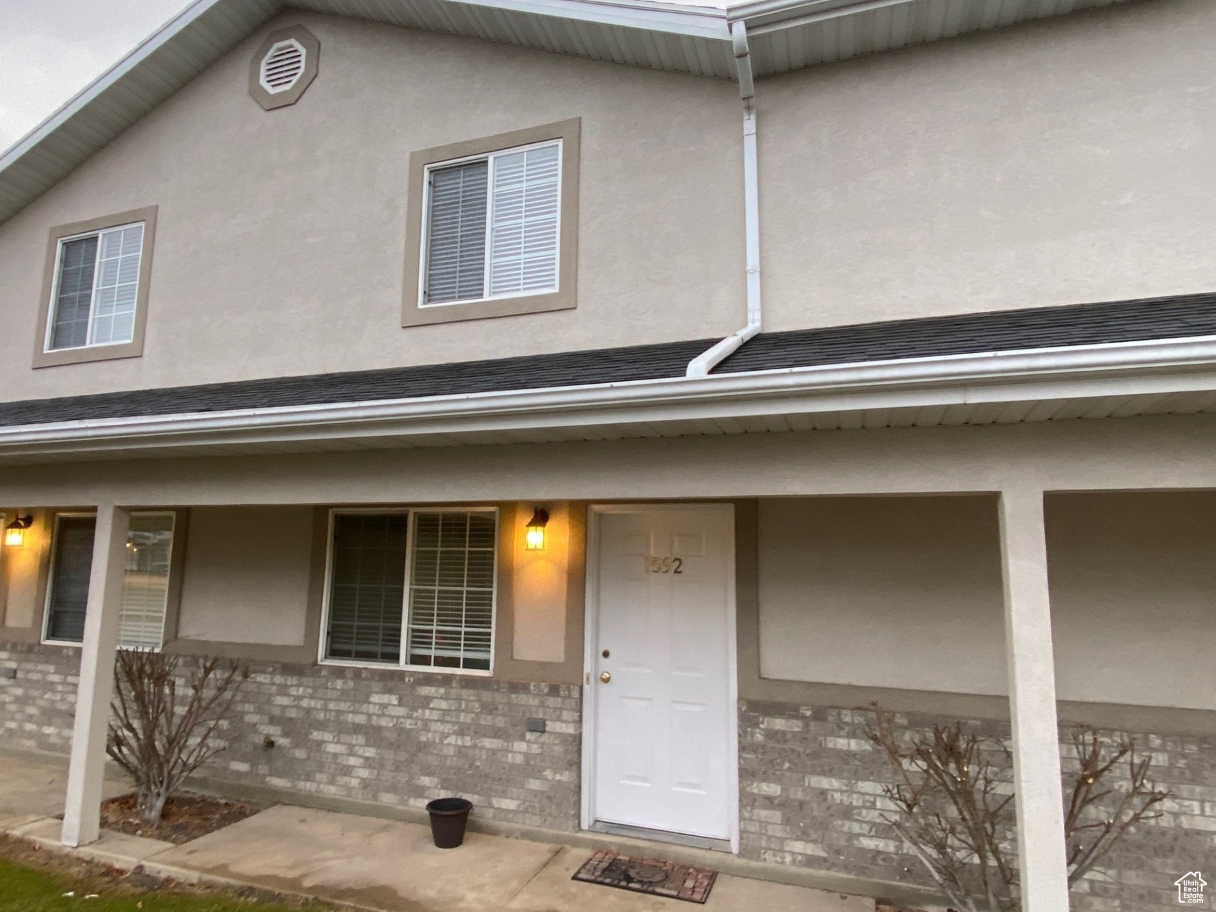 Welcome home to this inviting 2-bedroom, 2-bath townhouse located in Logan, Utah. With an open floor plan and large windows that flood the space with natural light, this home offers both comfort and convenience. The spacious living room is perfect for relaxing or entertaining guests, while the kitchen features plenty of cabinet space for all your culinary needs. Both bedrooms are generously sized. Take advantage of the surrounding community amenities, including large grassy area just outside your back door, multiple parks, and a nearby golf course.  Located just minutes from downtown Logan, you'll have easy access to shopping, dining, and outdoor recreation, with Utah State University only a short drive away. Don't miss the opportunity to call this well-maintained townhouse your new home!