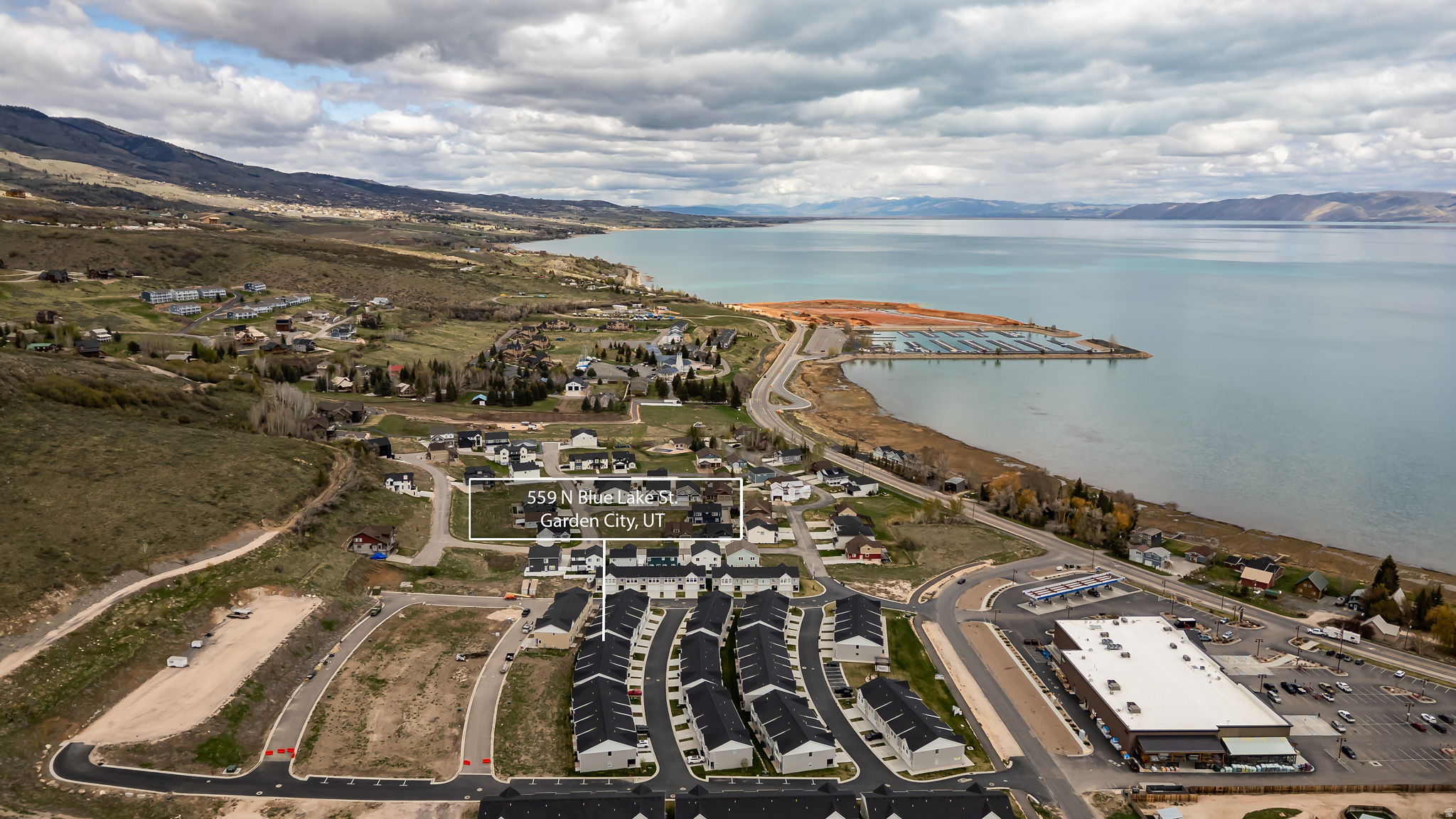 PARADISE PARKWAY - Residential