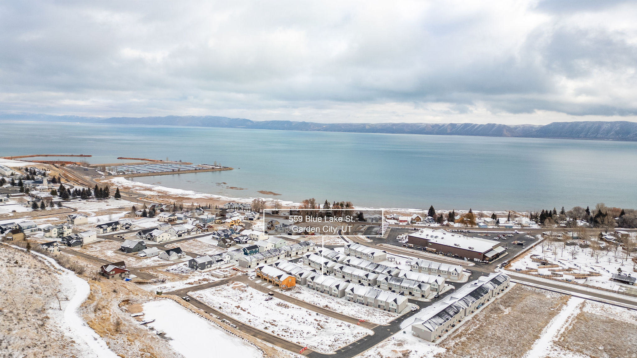 PARADISE PARKWAY - Residential